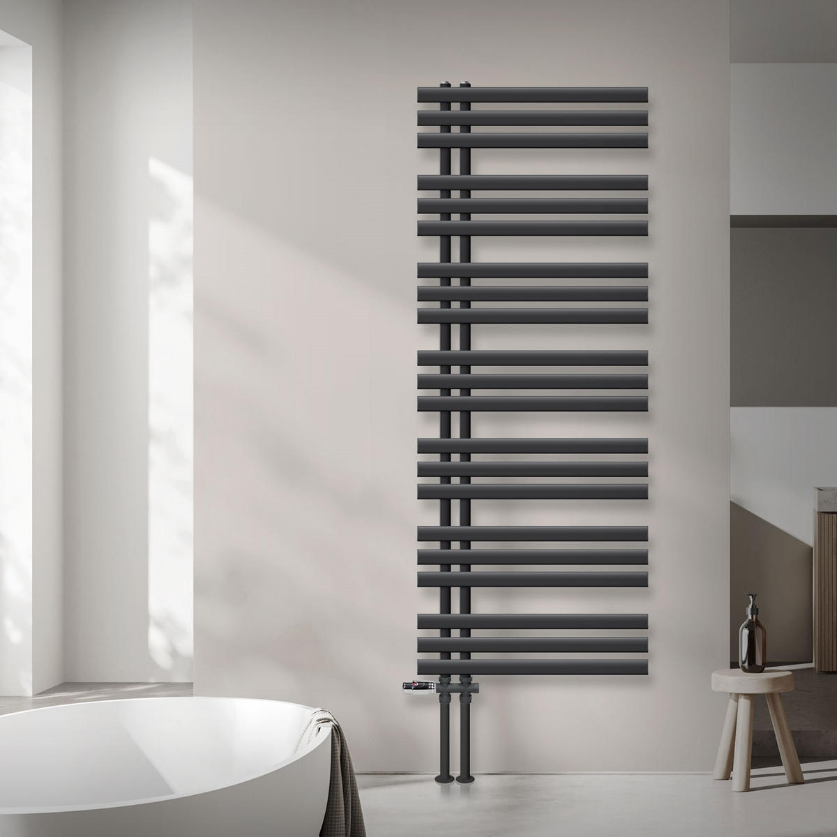KOUPELNOVÉ těleso Iron EM 600 × 1600 mm, antracitové, s průchozím ventilem - antracitová, kov (60/160/3cm) - LuxeBath
