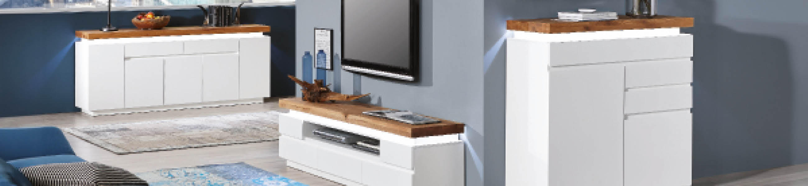 Moderne Wohnzimmermöbel in Weiß mit Holzoberflächen, bestehend aus Sideboards und TV-Bank.