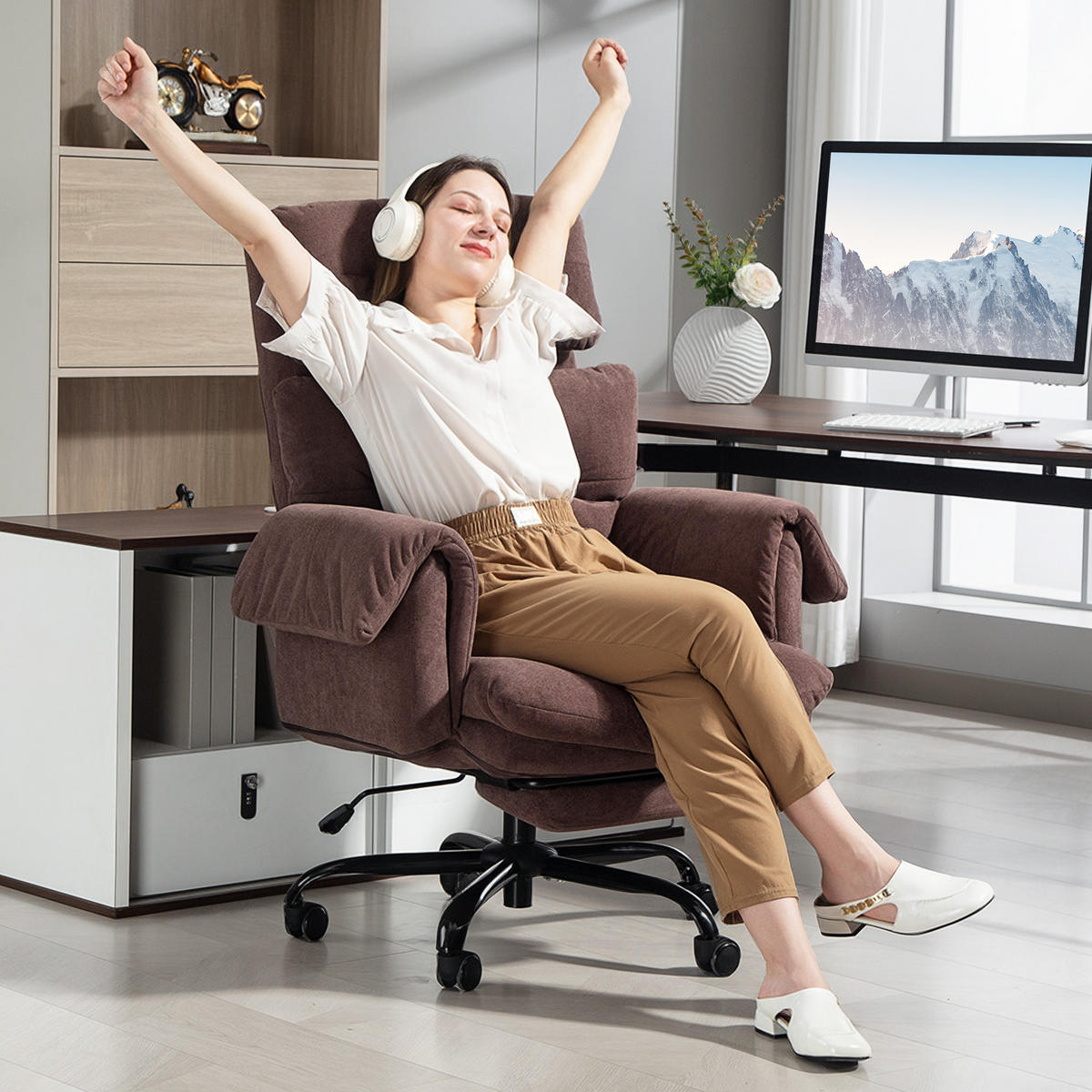 BÜROSTUHL, Ergonomischer Schreibtischstuhl mit Armlehne, Fußstütze, Kaffee - Schwarz/Braun, Textil/Metall (77/116/80cm) - HOMCOM