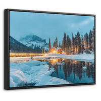 LEINWAND Bilder mit Rahmen - Winterlandschaft - Natur - Haus - Berge - Schnee - 40x30 - Hellblau, Textil (40/30cm) - MuchoWow