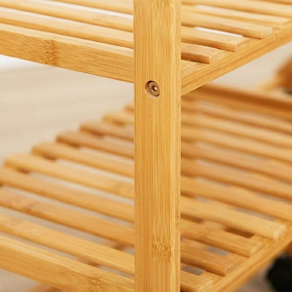 KLEIDERSTÄNDER Natur Bambus mit Rollen 6 Haken 4 Ablagen 176 cm - Hellbraun, Holz/Kunststoff (100/176/38cm) - Relaxdays