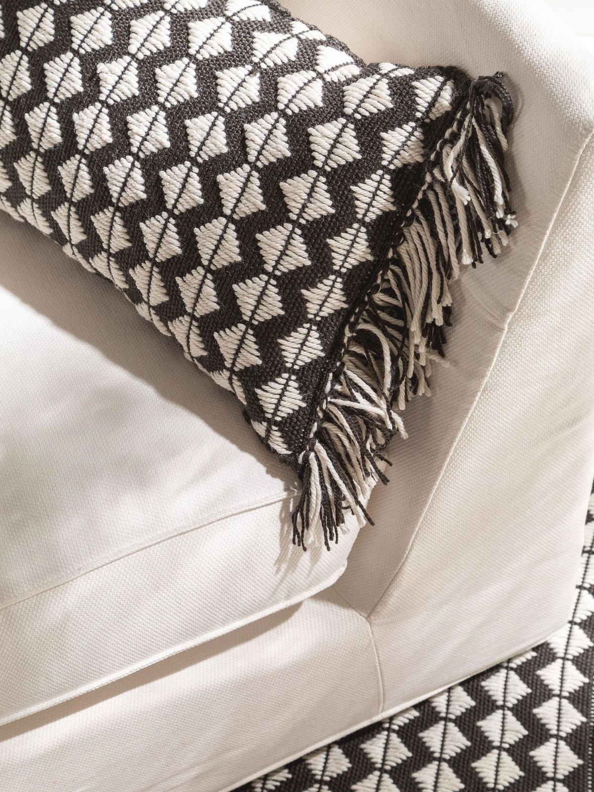 OUTDOORKISSEN Morty Schwarz/Weiß 30x50 cm - Schwarz, Textil (30/1cm) - KUNSTLOFT