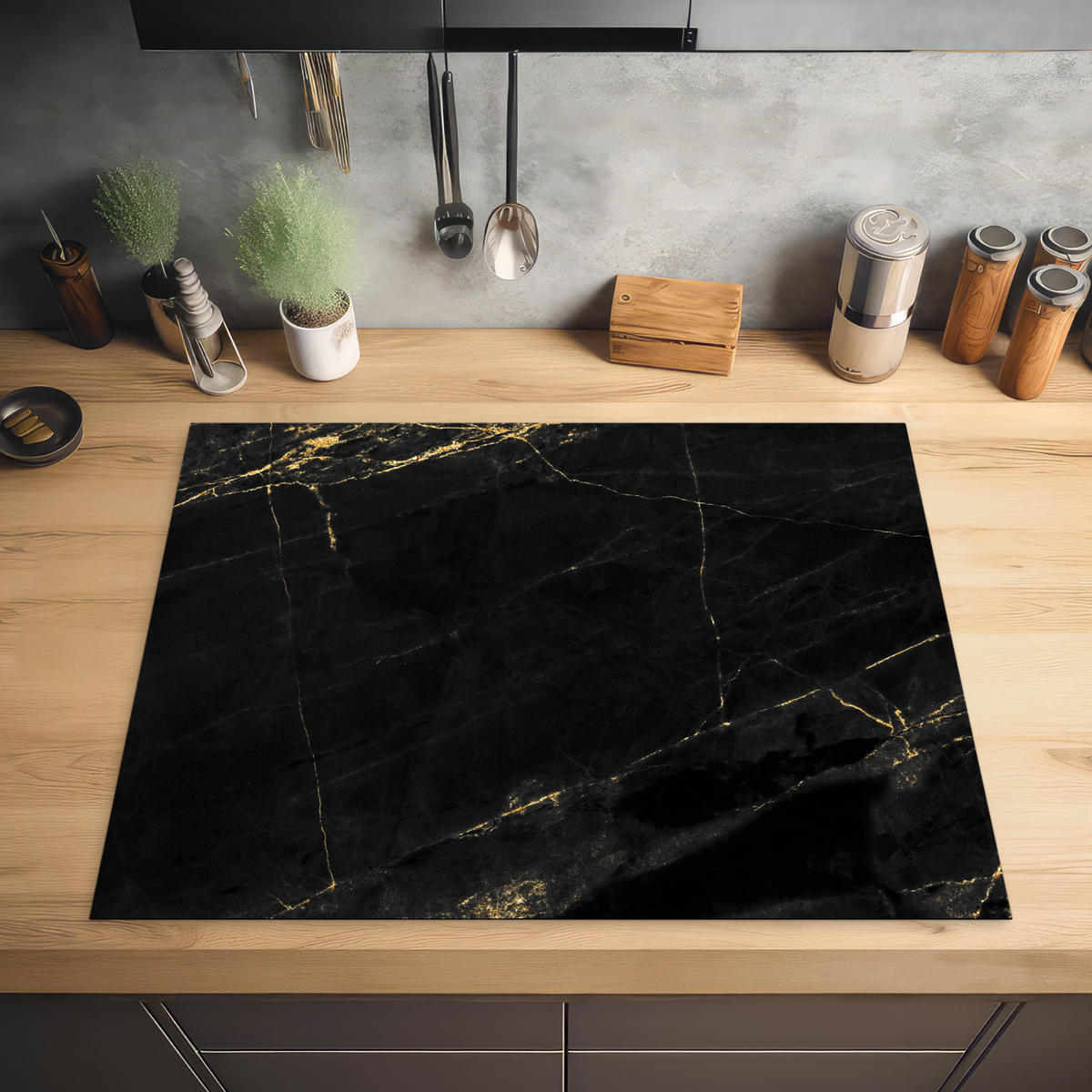 HERDABDECKPLATTE Marmor - Schwarz - Gold - Chic - Marmoroptik - Design Induktionsmatte 77x59 cm - Schwarz, Kunststoff (77/59/0.2cm) - MuchoWow