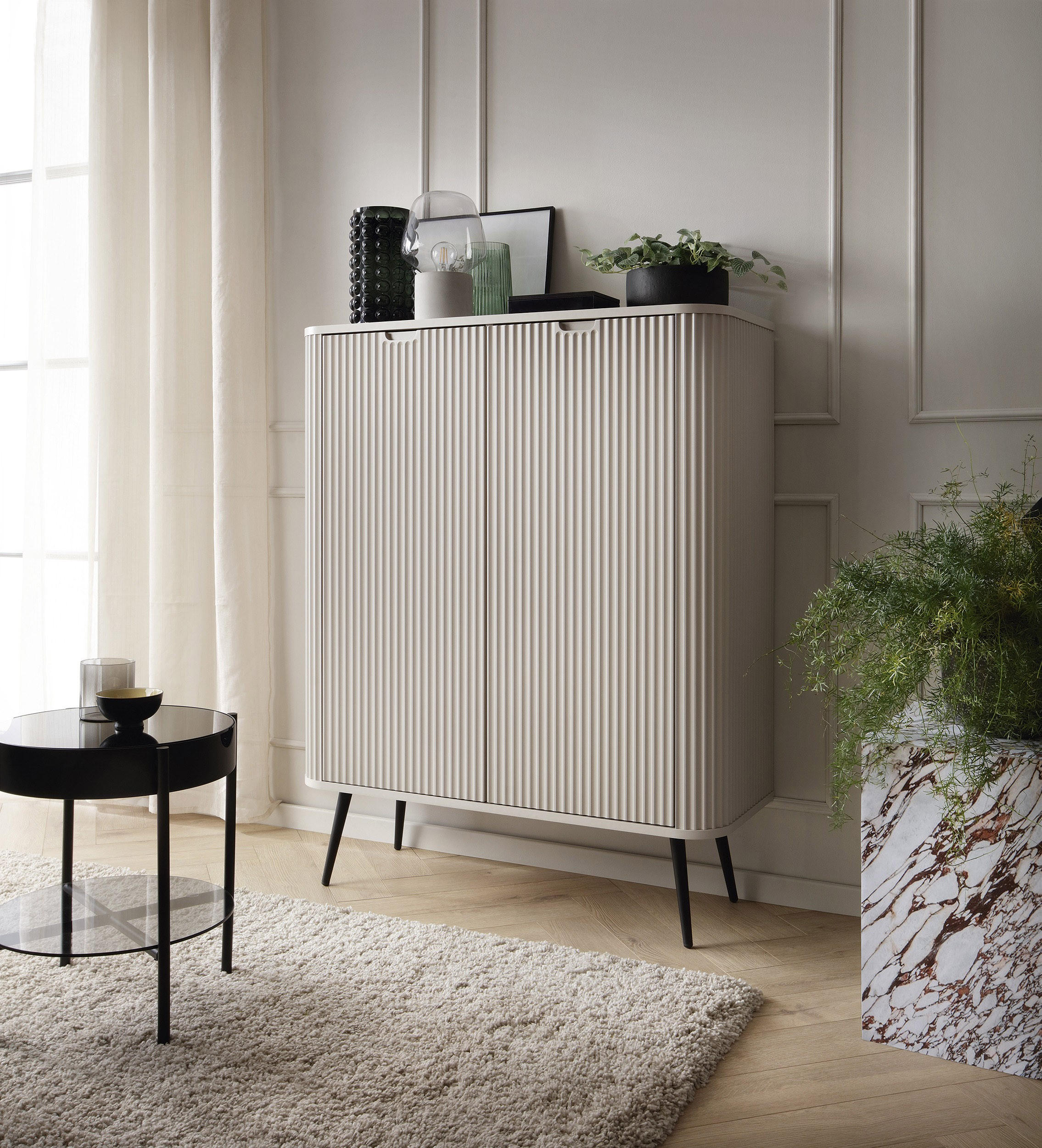 HIGHBOARD Zova Beige, Goldene Beine, Hochkommode - Beige/Goldfarben, Holzwerkstoff/Metall (103/129/39cm) - Bettso