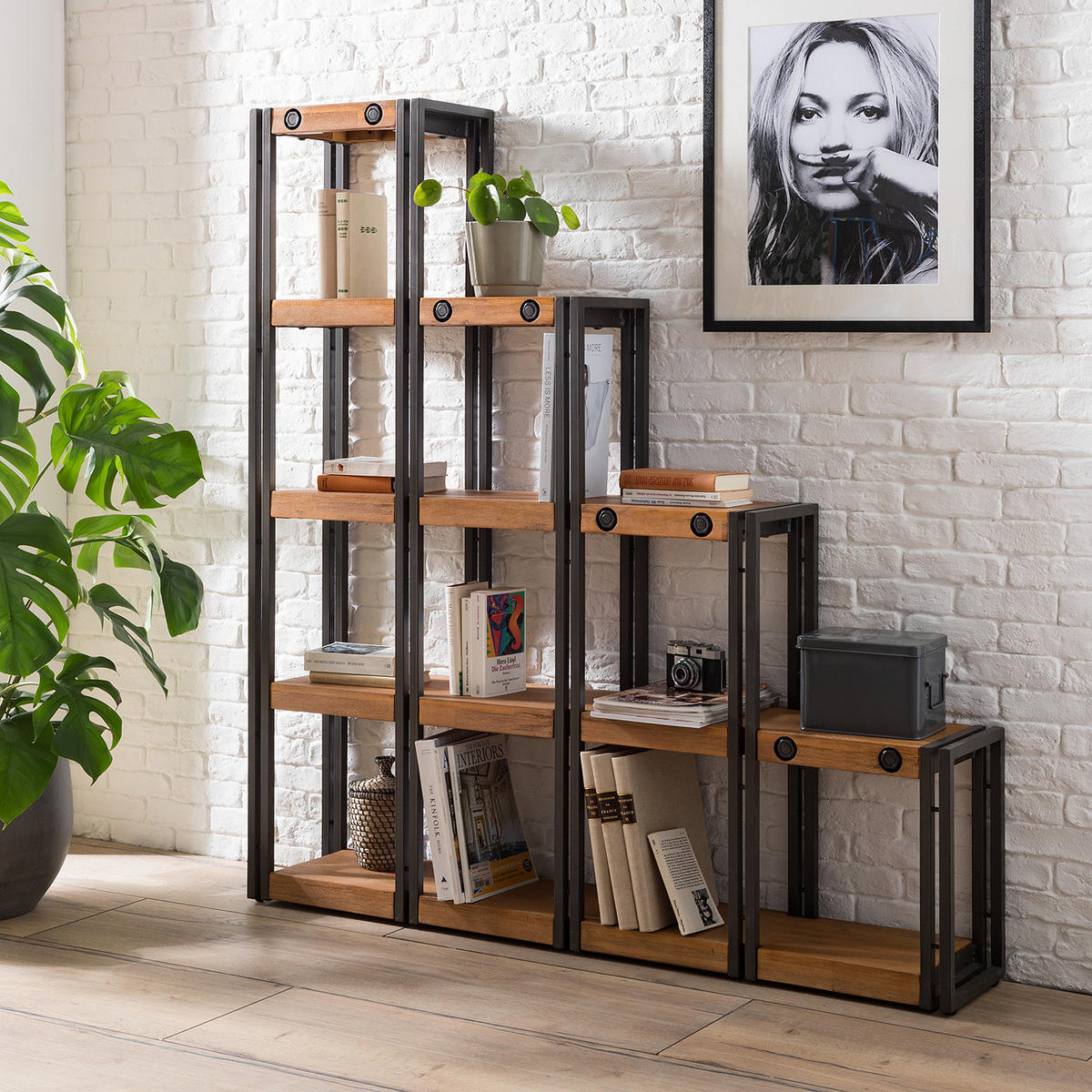 STUFENREGAL - Akazie massiv / Metall - Akaziefarben, Holz (140/150/25cm) - home24