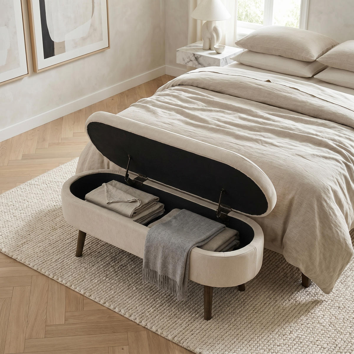 AUFBEWAHRUNGSTRUHE velvet & gold 110 cm - Beige, Textil (110/42/40cm) - Urban Meuble