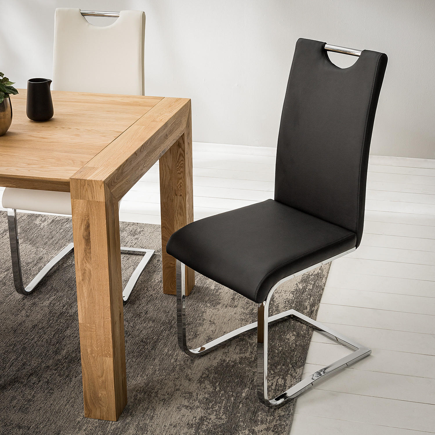 FREISCHWINGER - Kunstleder / Metall - Schwarz, Kunststoff (43/101/45cm) - home24