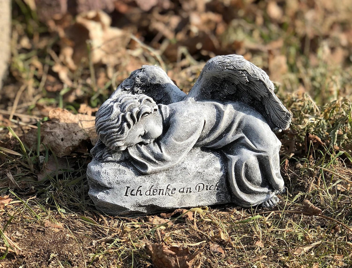 STEINFIGUR Grabschmuck Engel auf Fels Ich denke an Dich frostfest wetterfest - Grau, Stein (15/12/8cm) - stoneandstyle