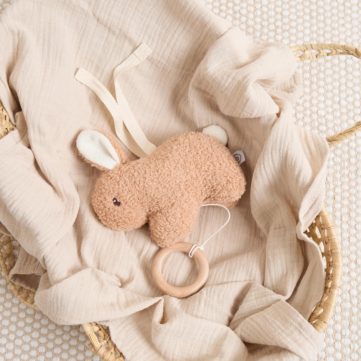 MUSIKSPIELUHR Hase aus Boucle - Ab Gebur - Braun, Textil (18/20cm) - Bieco Spielwaren