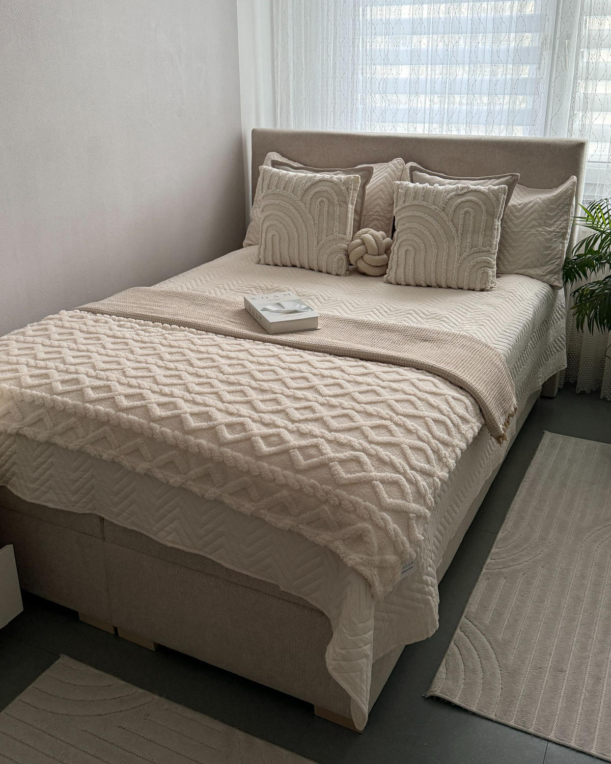 BOXSPRINGOVÁ POSTEL s úložným prostorem 140/200 cm Látka Světle béžová Major - béžová, textil (140/200cm) - Beliani