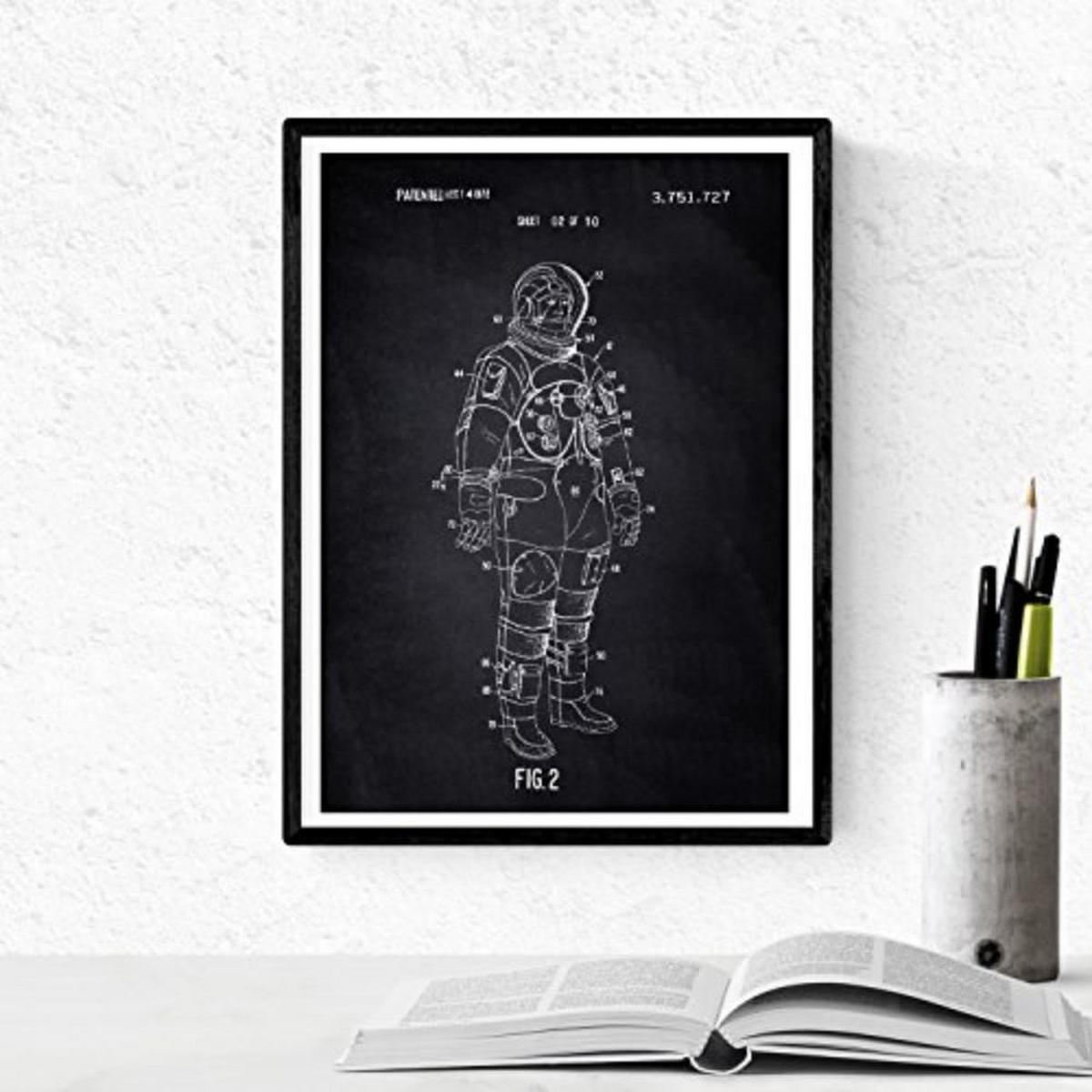 POSTER Set mit 4 Schwarz Astronaut Patenten A4 Schwarzer Rahmen - Schwarz, Papier (29.7/3cm) - Nacnic
