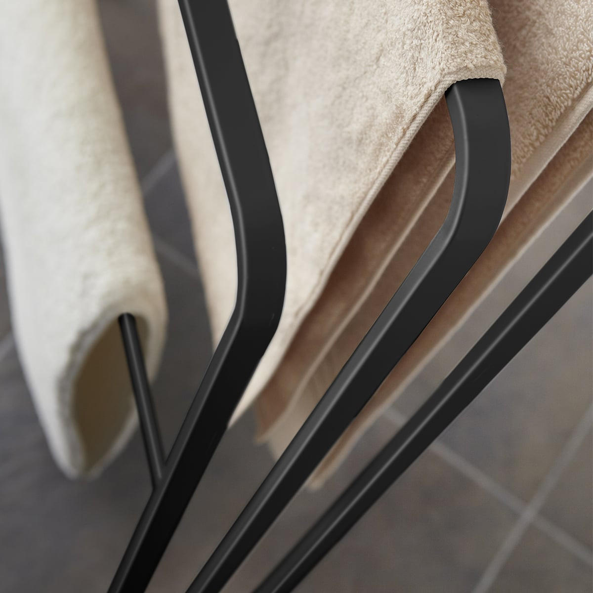 HANDTUCHHALTER mit 4 Stangen - L70 cm - Schwarz, Metall (14/81/70cm) - Yamazaki