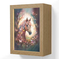NÁSTĚNNÁ LAMPA Kůň - Příroda - Květiny - Motýli - Les 15x20 cm - tmavě hnědá, kompozitní dřevo (15/20/8cm) - OnlyWow
