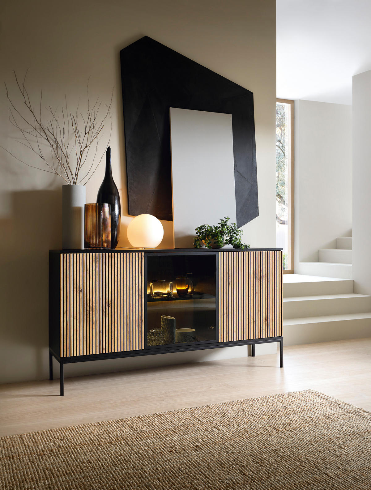 MODERNE breite Kommode mit Türen und geriffelter Front 154×83×39 cm, Schwarz / Wotan Eiche - Schwarz, Holzwerkstoff (154/83/39cm) - 3XE LIVING