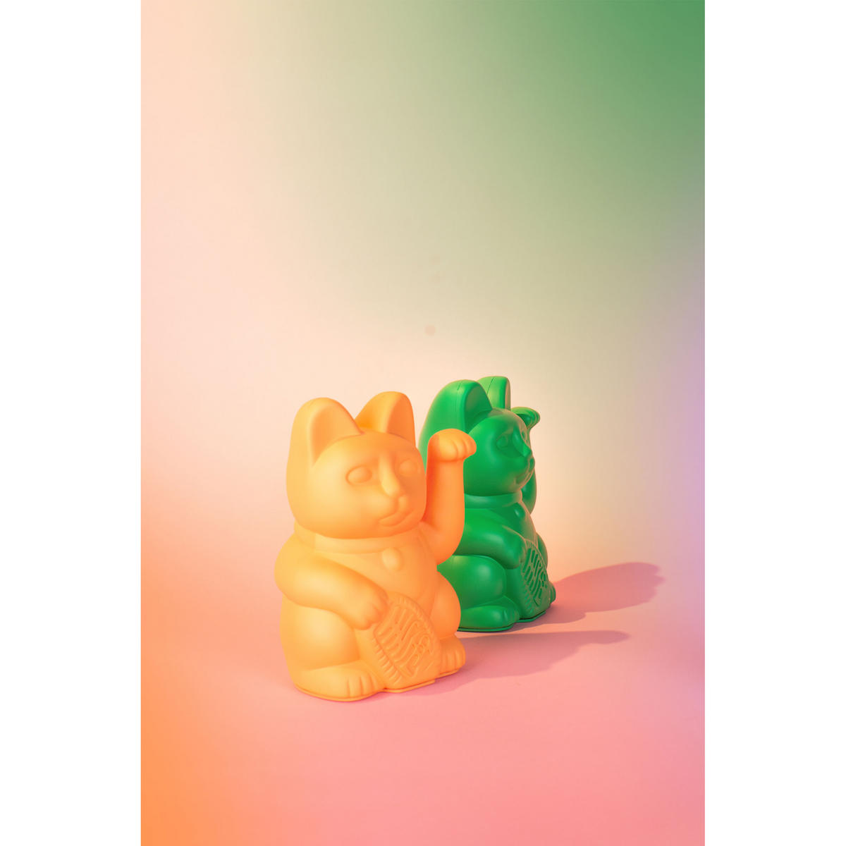 WINKEKATZE Lucky Cat Maneki Neko, Kunststoff, Peach, 15 cm - Rosa, Kunststoff (10.5/15/8.5cm) - Donkey Products