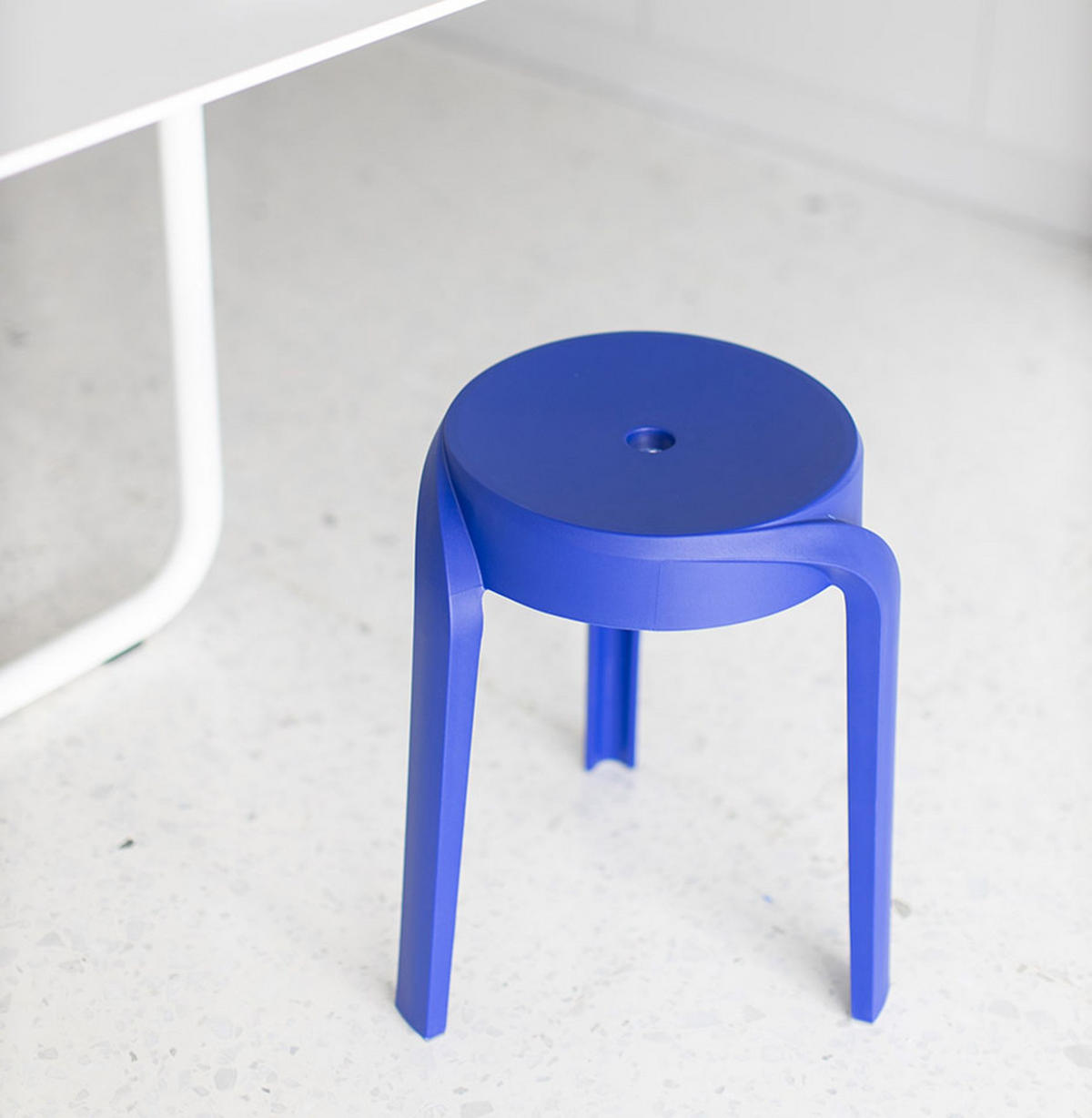 HOCKER POMPA blauer - Blau, Kunststoff (36/45/35cm) - Légia Home