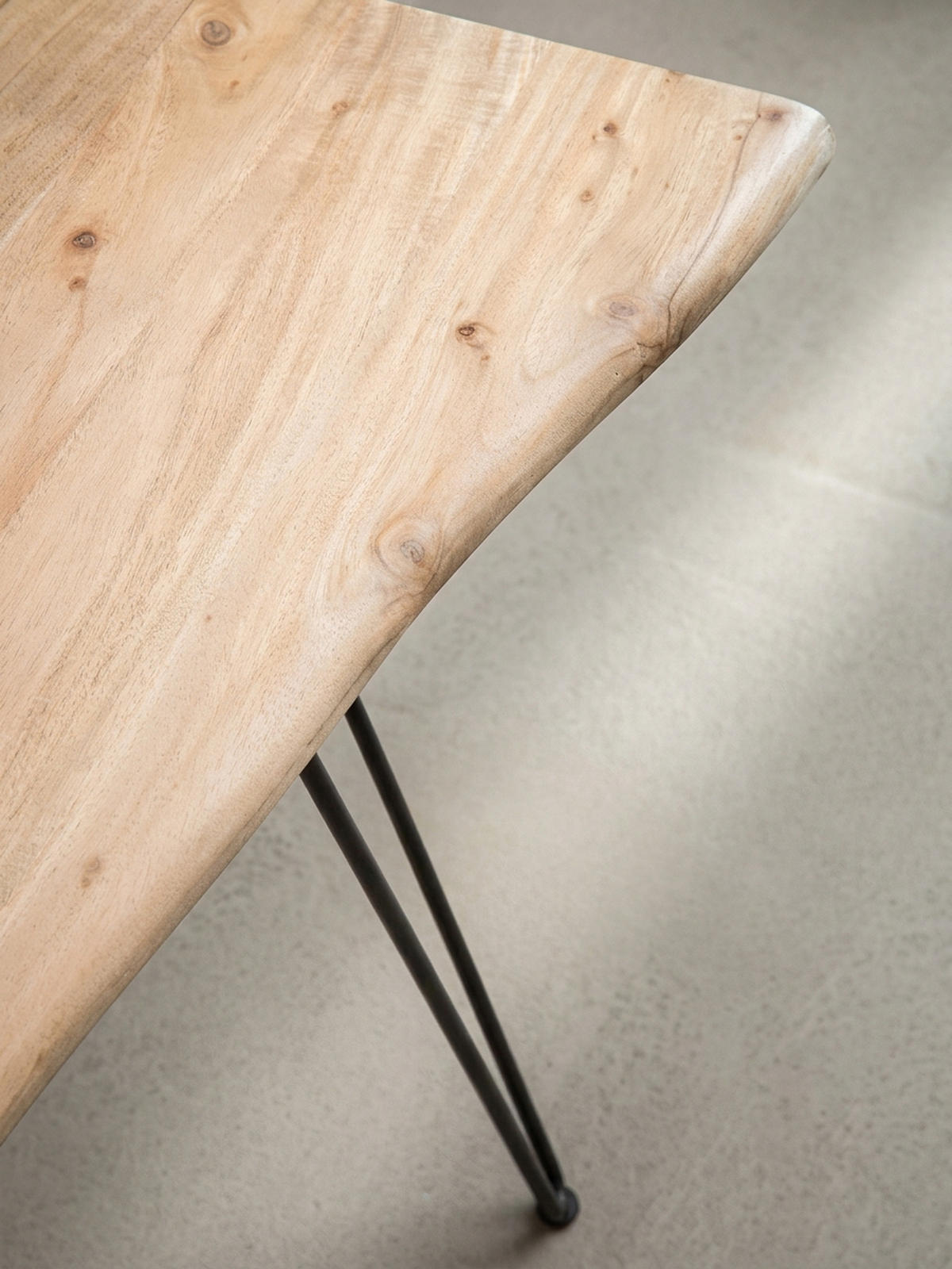 SCHREIBTISCH – Massivholz/Metall, 150x36x75 cm, Baumkante, Haarnadelbeine - Schwarz/Akaziefarben, Holz/Metall (36/150/75cm) - KADIMA DESIGN