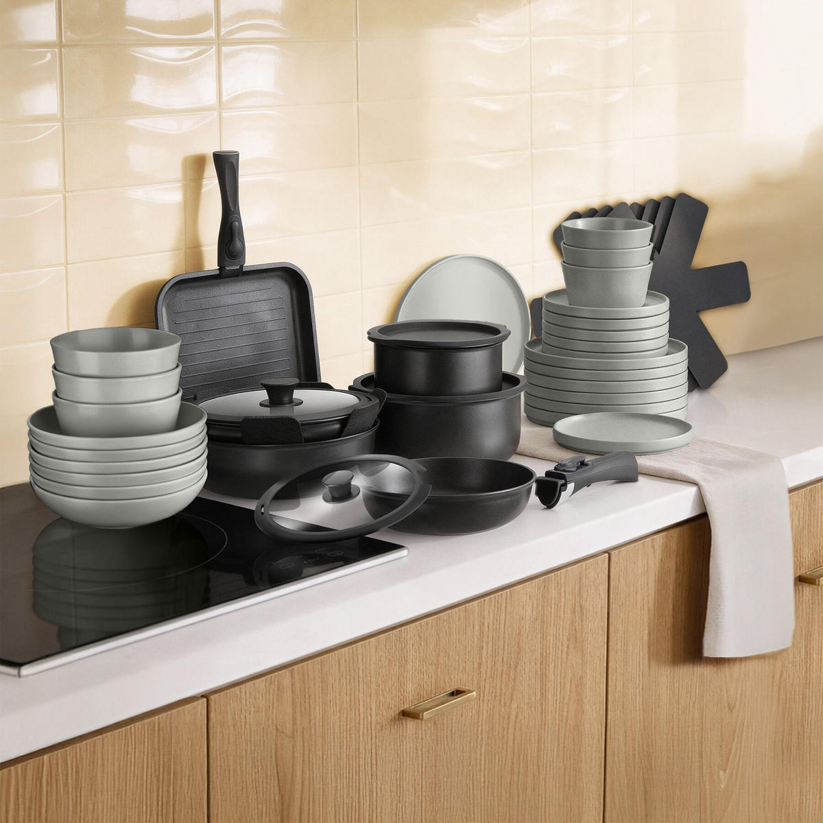 KÜCHENSTARTERSET 41er Set Una/Parma, inklusive Topfschonern und anklemmbaren Griffen, grau/schwarz - Schwarz/Grau, Keramik (30/8.5/46.5cm) - tectake