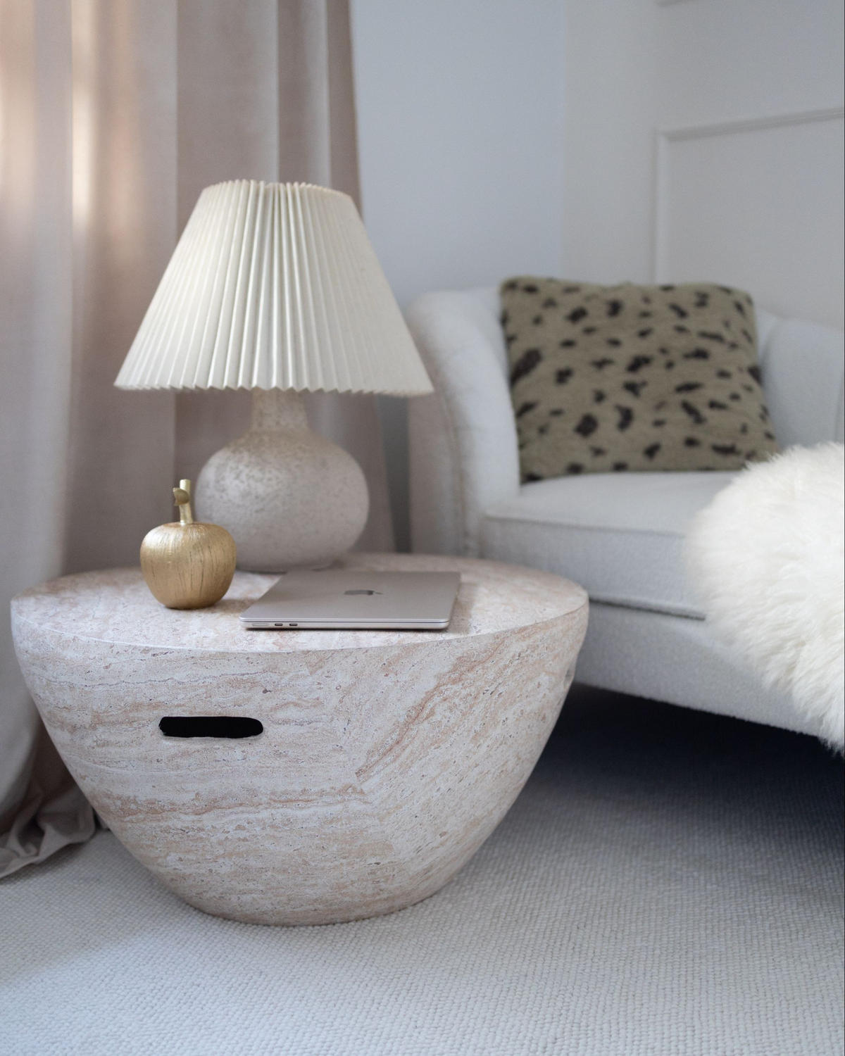 KONFERENČNÍ STOLEK 68/68 cm Imitace travertinu Vicarello - béžová, přírodní materiály (68/68/36cm) - Beliani