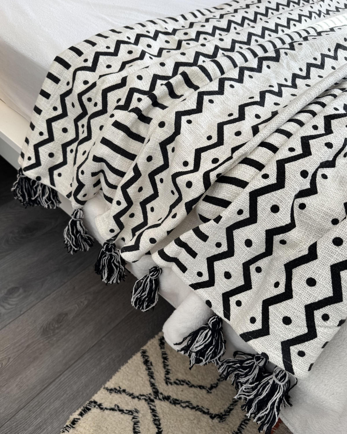 DEKA Bílá Unnao 130/180 cm - bílá, textil/přírodní materiály (130/180cm) - Beliani