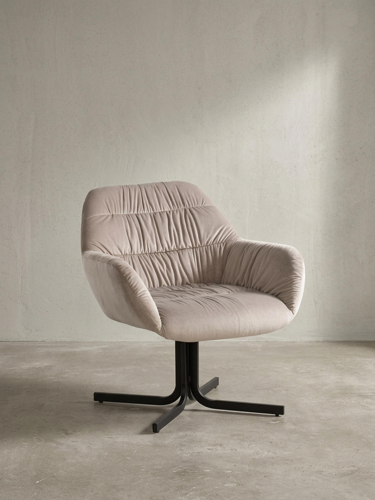LOUNGESESSEL Samt mit Armlehnen und Metallgestell, gepolsterter Schalensitz, Beige 64x68x74 cm - Beige/Schwarz, Textil/Metall (64/74/68cm) - KADIMA DESIGN