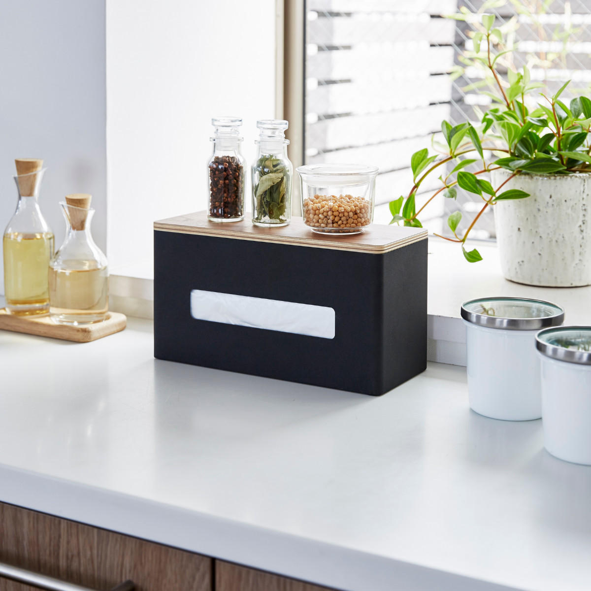 TASCHENTUCHHALTER - rin 26/11/14 cm - Schwarz, Metall (26/11/14cm) - Yamazaki