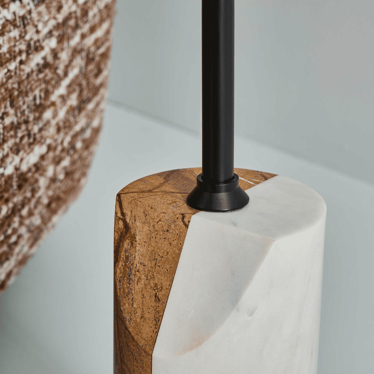 BEISTELLTISCH mit Marmorfuß D23 cm - ERNEST - Weiß, Naturmaterialen (28/23/53cm) - Signature