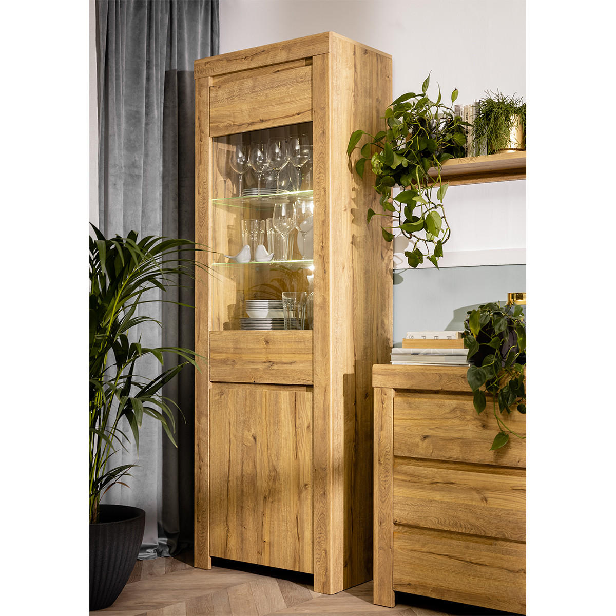 VITRÍNA Hella Dřevo - hnědá, kompozitní dřevo (68/203/42cm) - Petits-meubles