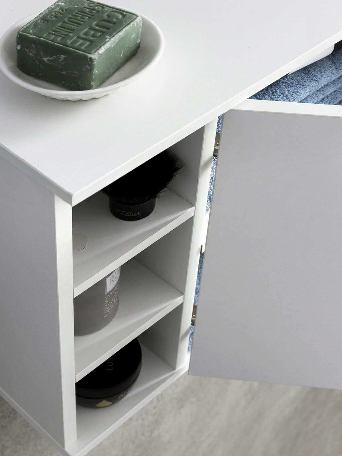 WASCHBECKENUNTERSCHRANK Weiß mit Chromdetails und justierbaren Füßen - Silberfarben/Weiß, Holz/Metall (60/64/32cm) - KADIMA DESIGN