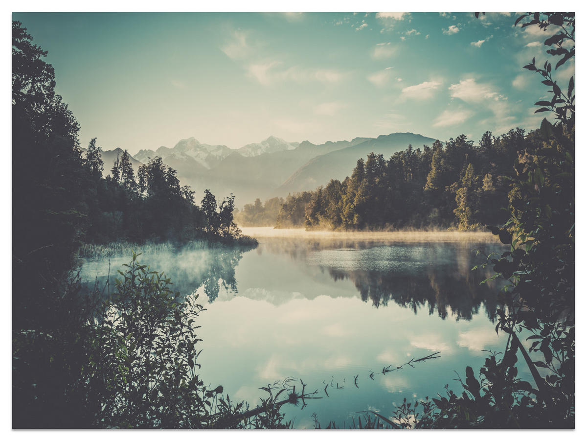 FOTOTAPETE für Esszimmer Bergsee Wald Bäume Nebel 200x140 - Türkis/Gelb, Papier (200/140cm) - Muralo