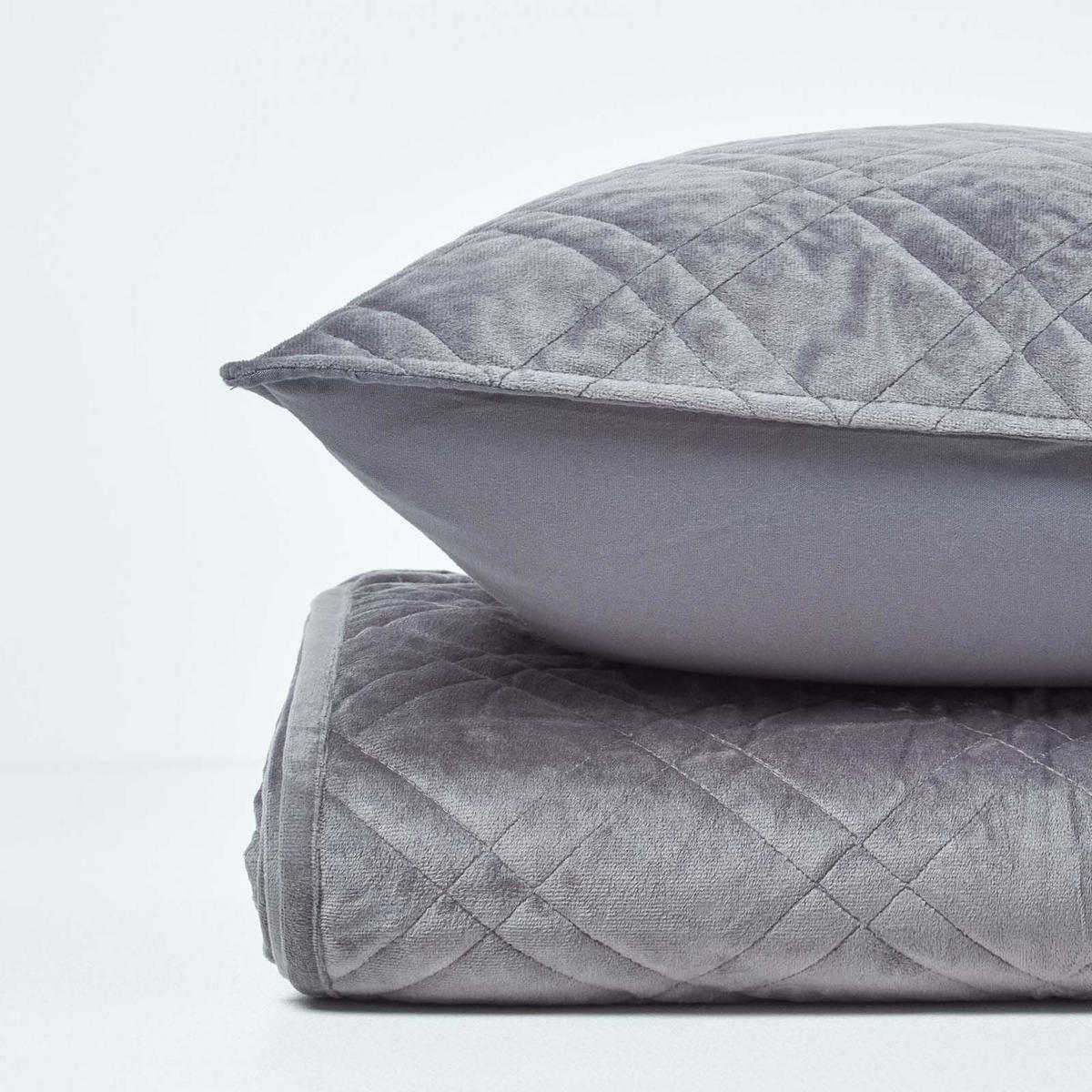 TAGESDECKE Samt 200/200 cm, geometrisch gemustert - Grau, Textil (200/200cm) - Homescapes
