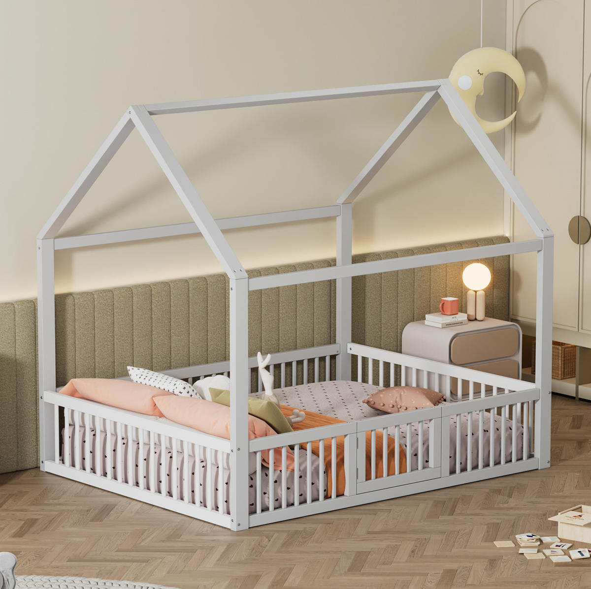 POSTELJA v obliki hiše 140/200 cm bela z varnostno ograjo in vratci iz bora in MDF - bela, les (140/200cm) - OKWISH