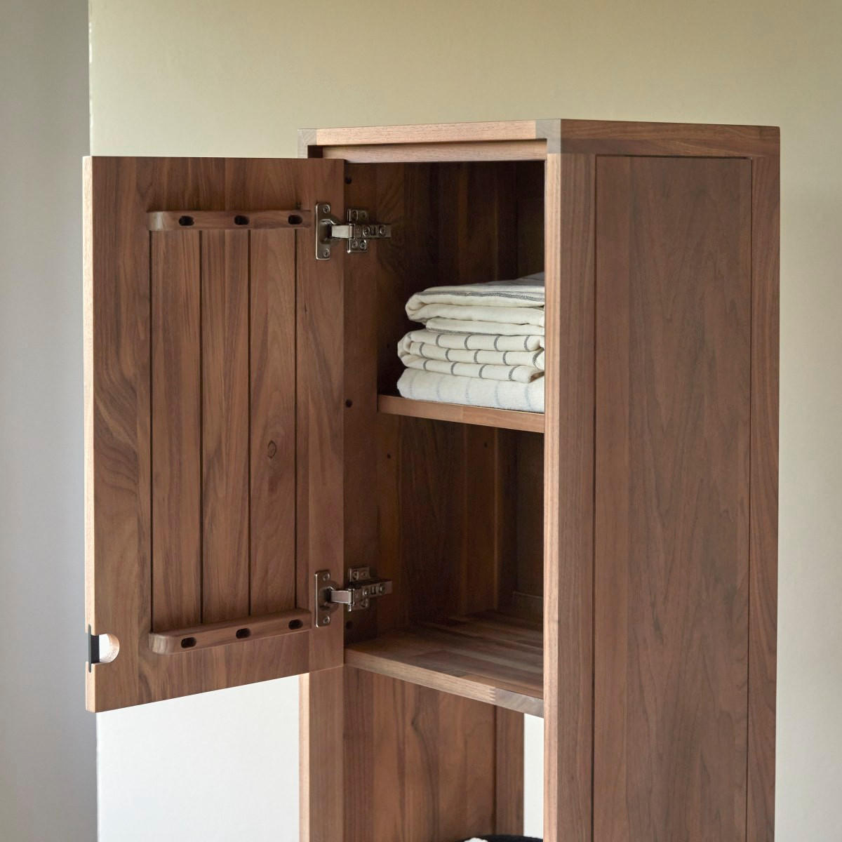 HOCHSCHRANK Jonàk Dunkelbraun aus Walnuss - Dunkelbraun, Holz (40/180/35cm) - Tikamoon