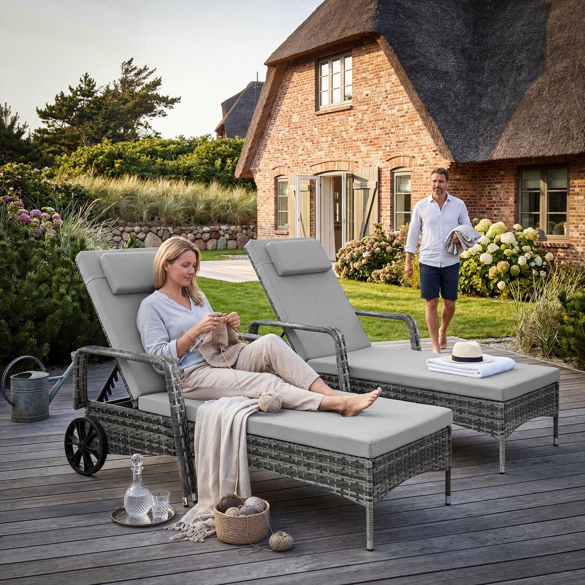 RATTAN-SONNENLIEGE, 200 x 70 x 33 cm, grau/hellgrau - Grau, Kunststoff (70/33/200cm) - tectake