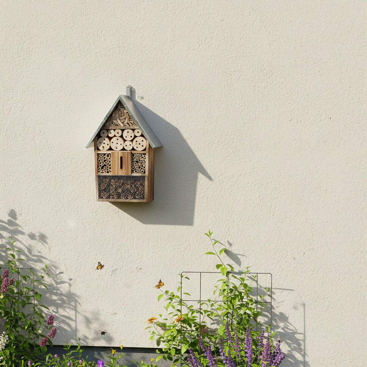 HMYZÍ hotel - světle hnědá, kov/dřevo (31/48/10cm) - Relaxdays