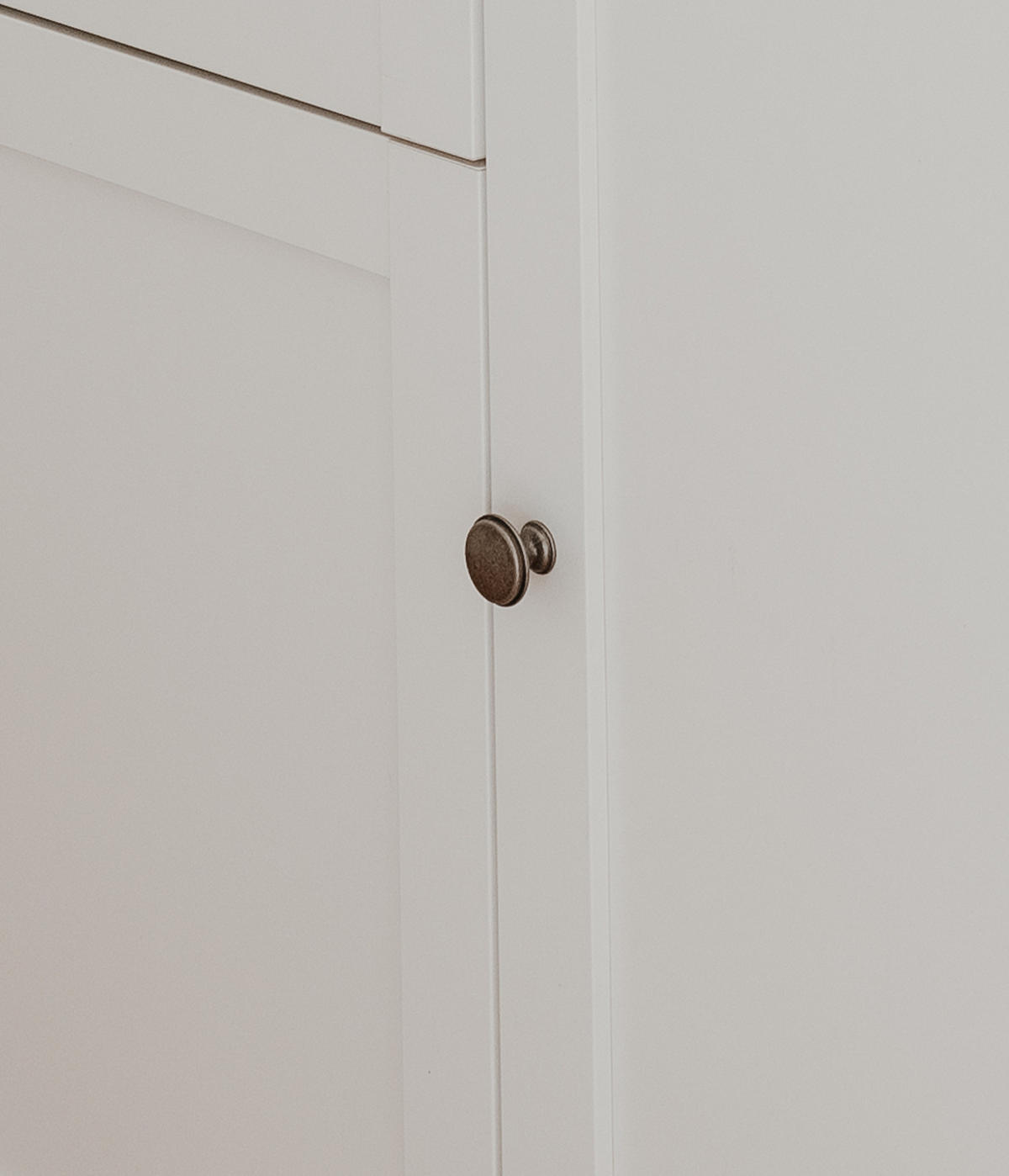 HIGHBOARD weiß, Artisan Eiche Landhaus, 160 cm, Kommode mit 8 Fächern - Silberfarben/Weiß, Holzwerkstoff/Metall (160/120/40cm) - Furn.Design