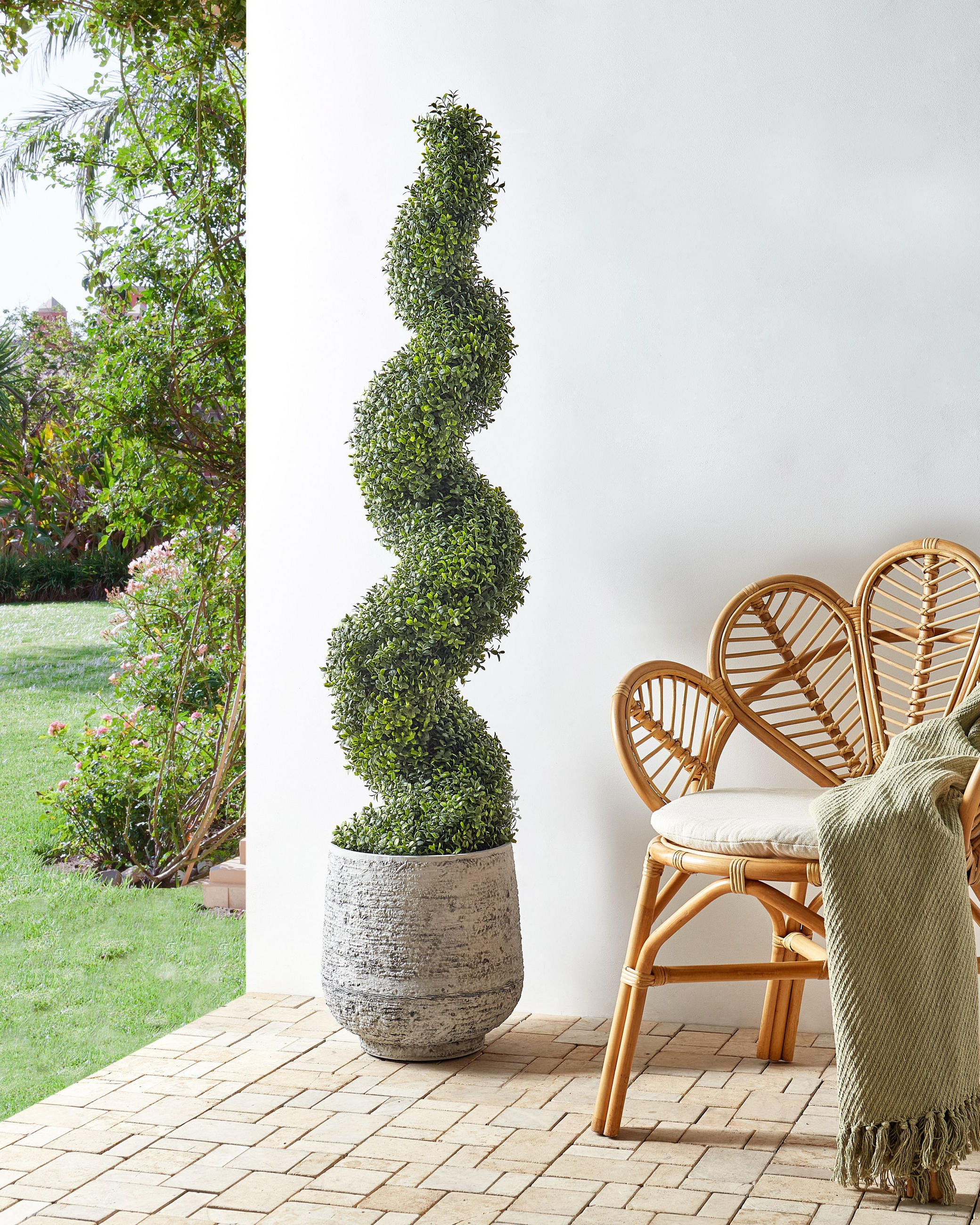 KUNSTPFLANZE im Blumentopf 158 cm Grün/Schwarz Buxus Spiral Tree - Schwarz/Grün, Kunststoff (158cm) - Beliani