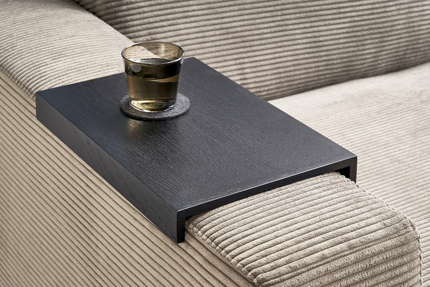 BIG SOFA XL MIT TABLETT SCHWARZ MADELINE Steingrau Cord - Greige/Schwarz, Kunststoff/Textil (290/85/190cm) - KAWOLA