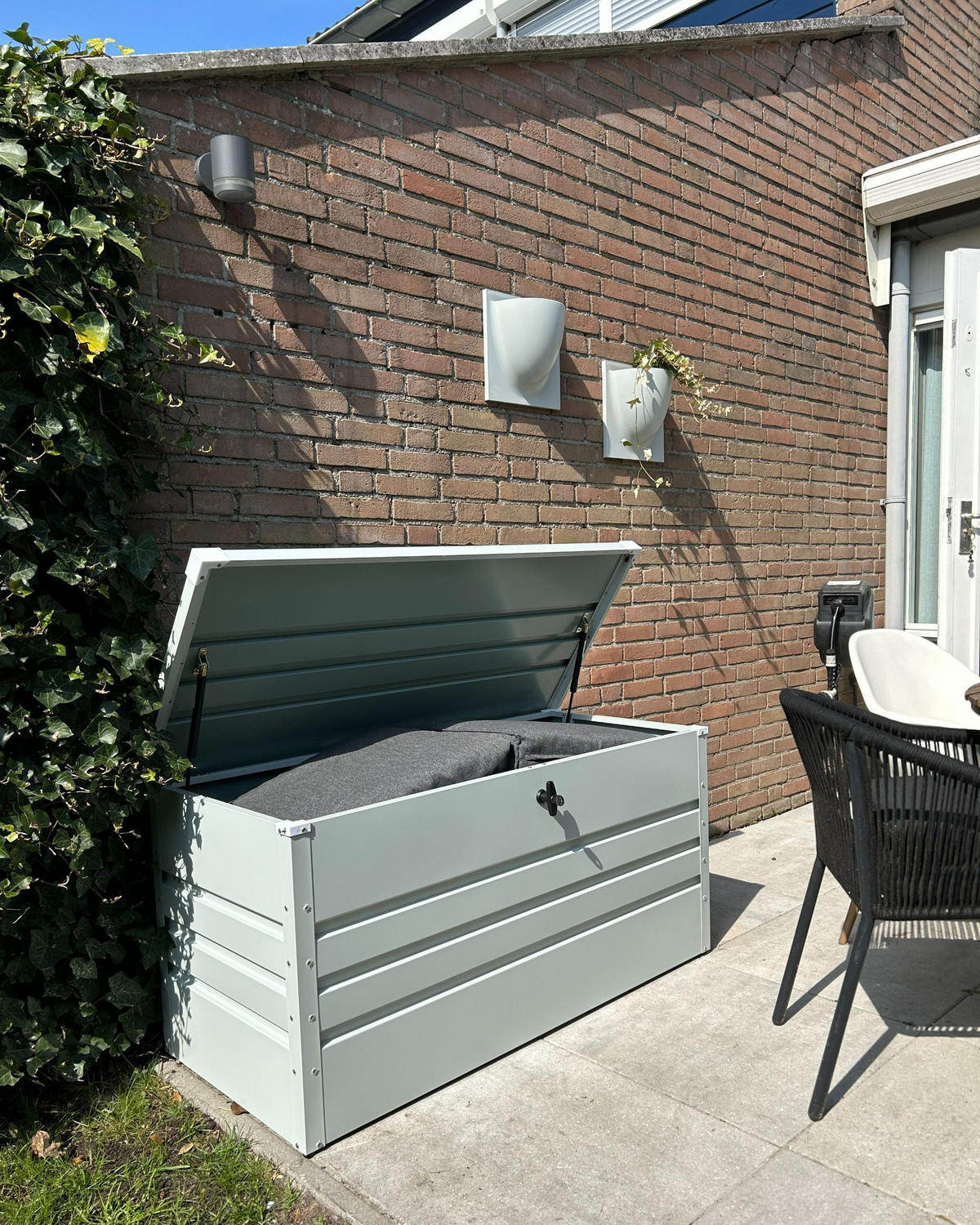 ÚLOŽNÝ BOX NA POLSTROVÁNÍ Ocel světle šedý 132/62 cm Cebrosa - světle šedá, kov (132/64/62cm) - Beliani