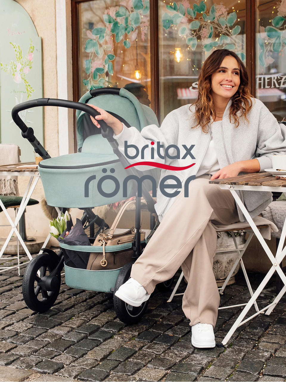 Muter mit Kinderwagen von Brtiax Römer