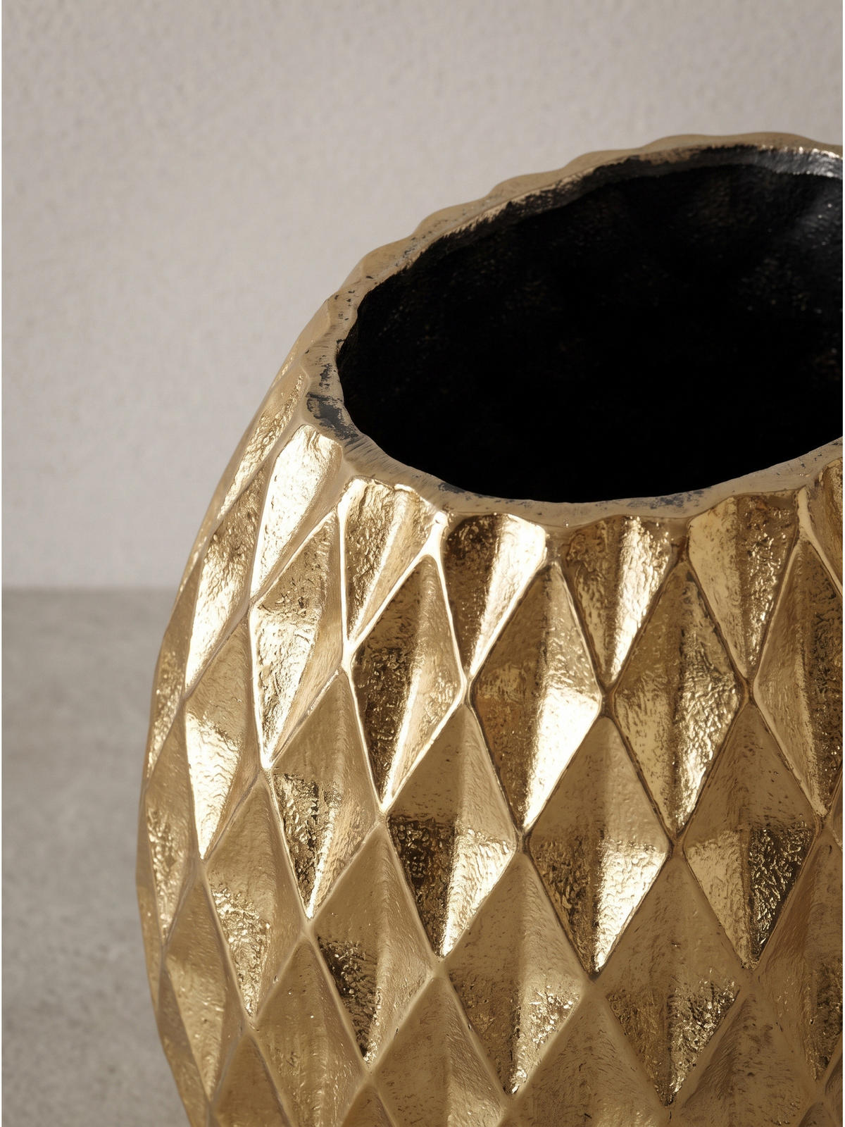 TISCHVASE BERLENGA, Aluminium, handgefertigt, Gold, 33,5 x 12,5 x 32 cm - Goldfarben, Metall (32cm) - KADIMA DESIGN