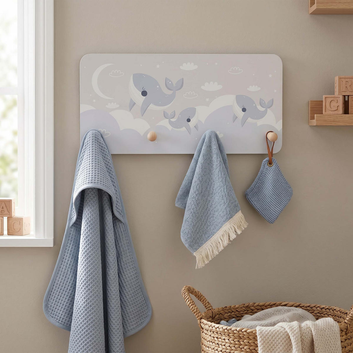 VĚŠÁK vícebarevný 4-háčky MDF borovice 20x40 cm - různobarevná/šedohnědá, dřevo/kompozitní dřevo (40/20/5.5cm) - Relaxdays