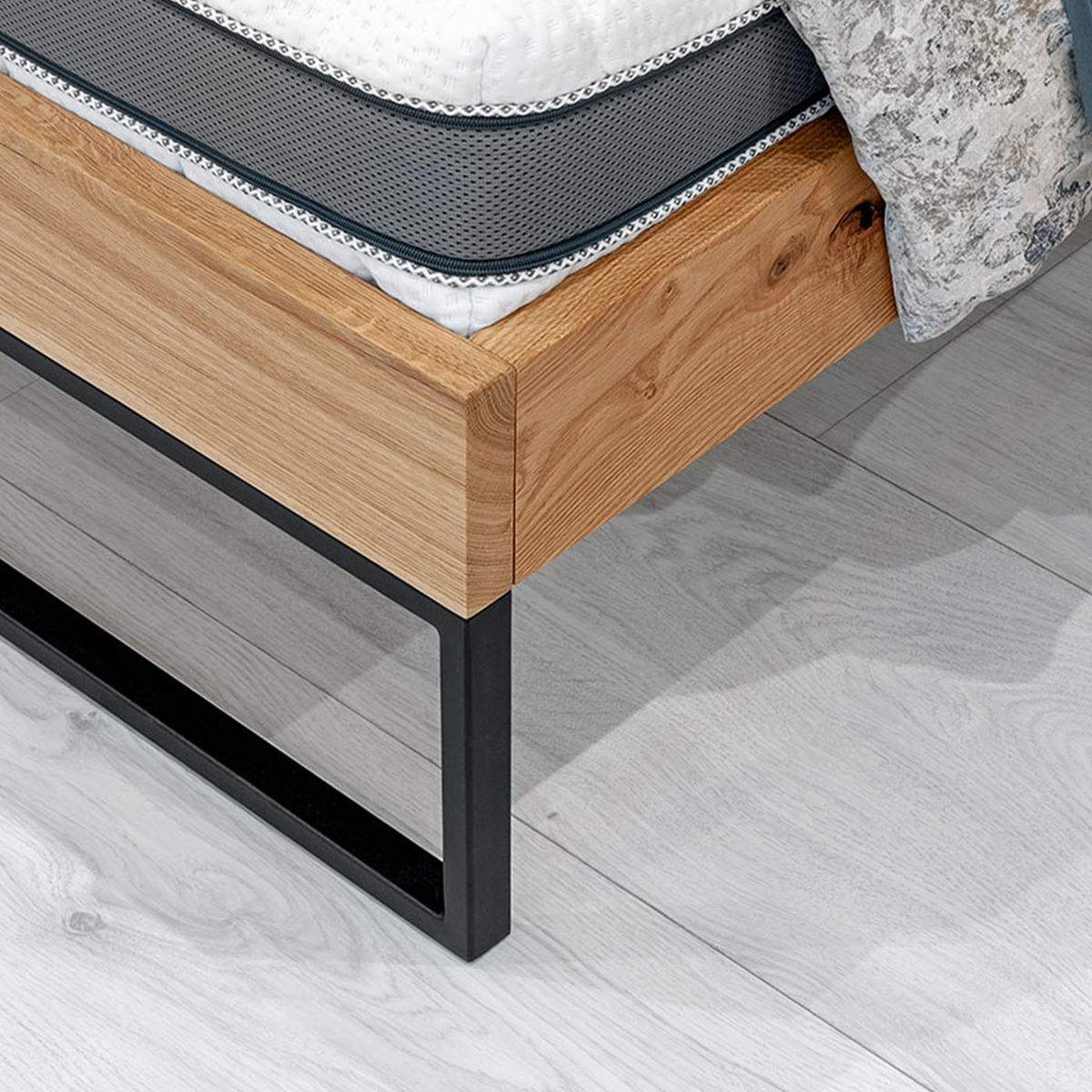 MASSIVHOLZBETT Frame aus Eiche 200x220 cm - Eichefarben/Schwarz, Holz/Metall (200/220cm) - Danzz