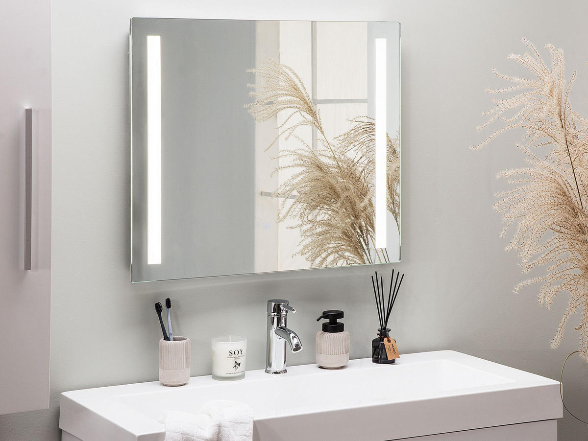 BADSPIEGEL mit LED-Beleuchtung rechteckig 60/70 cm Lirac - Silberfarben, Glas (70/60/4cm) - Beliani