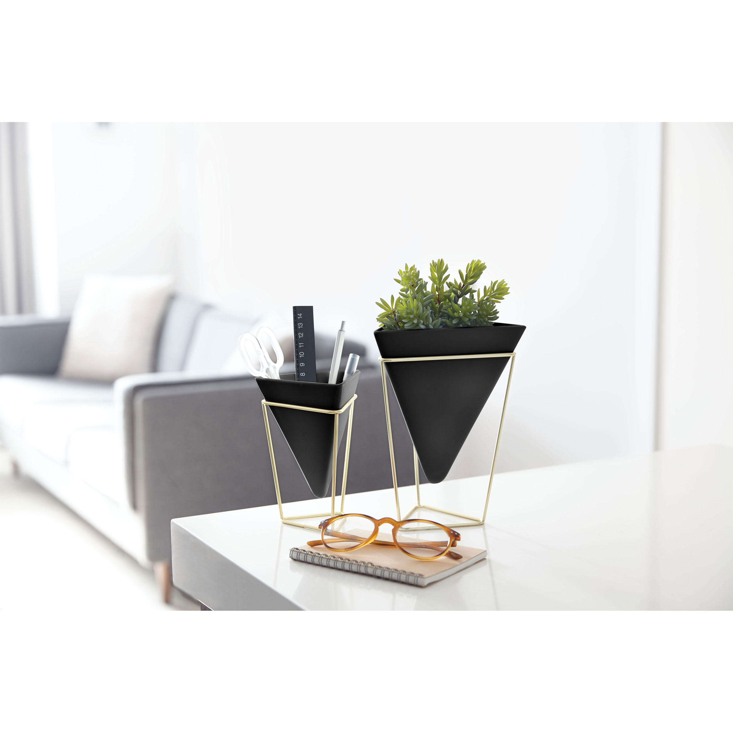 TISCHVASE Trigg, 2er Set, Schwarz/Mattes Messing - Schwarz, Keramik (13.97cm) - Umbra