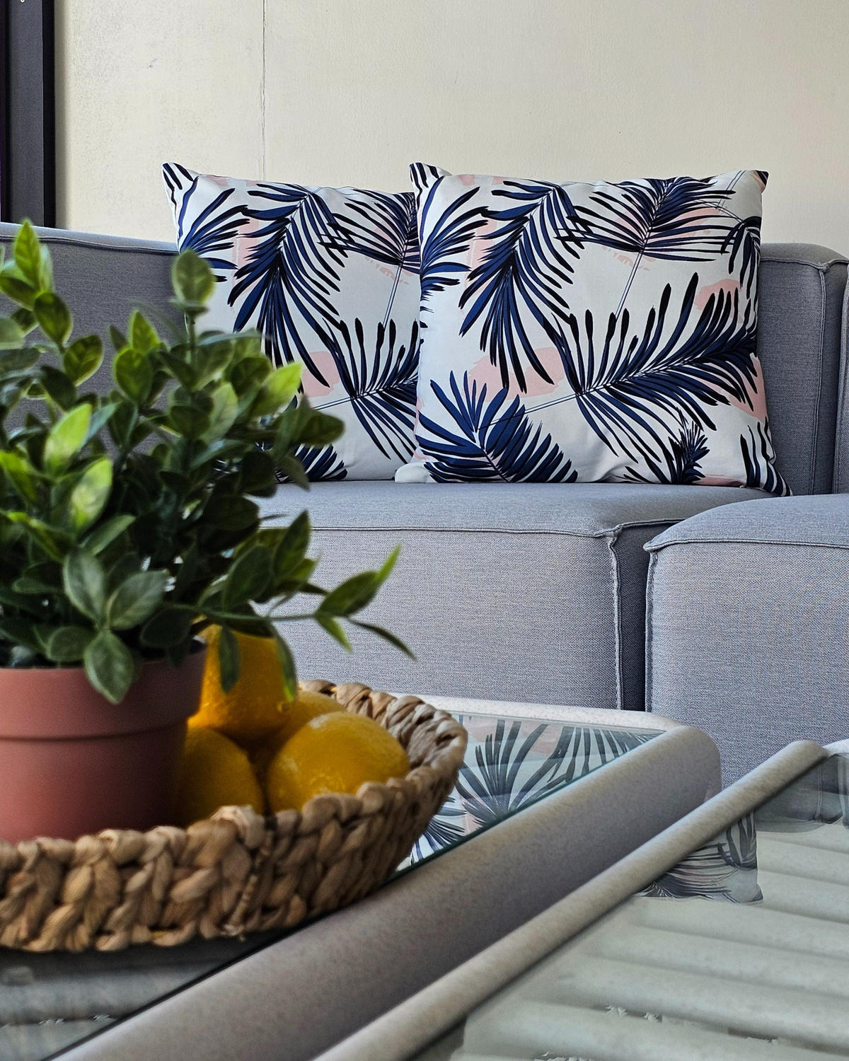 PERNĂ DE GRĂDINĂ set de 2 Palmenmotiv albastră 45/45 cm Elati - albastru, material textil (45/45cm) - Beliani