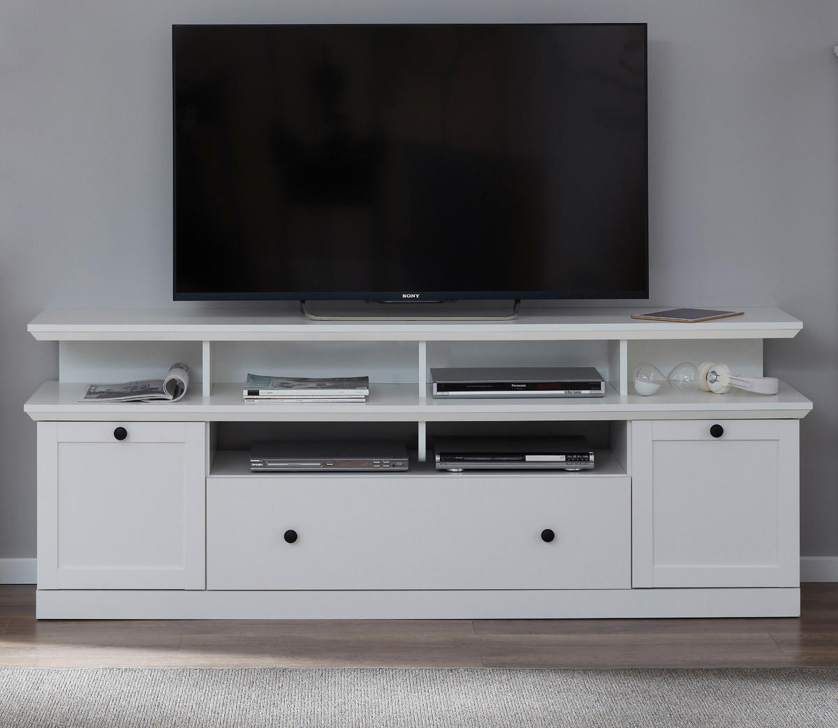 TV-LOWBOARD weiß 177 cm, TV Unterteil im Landhausstil inklusive Podest - Silberfarben/Weiß, Holzwerkstoff/Metall (177/65/41cm) - Top.Furn