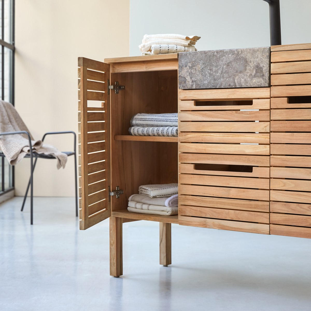 BADEZIMMERMÖBEL Slats Natur aus Teak - Naturfarben, Holz (122/91/41cm) - Tikamoon
