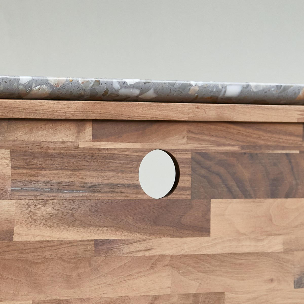 TV-SCHRANK Isaure Dunkelbraun aus Walnuss - Dunkelbraun, Holz (140/45/45cm) - Tikamoon