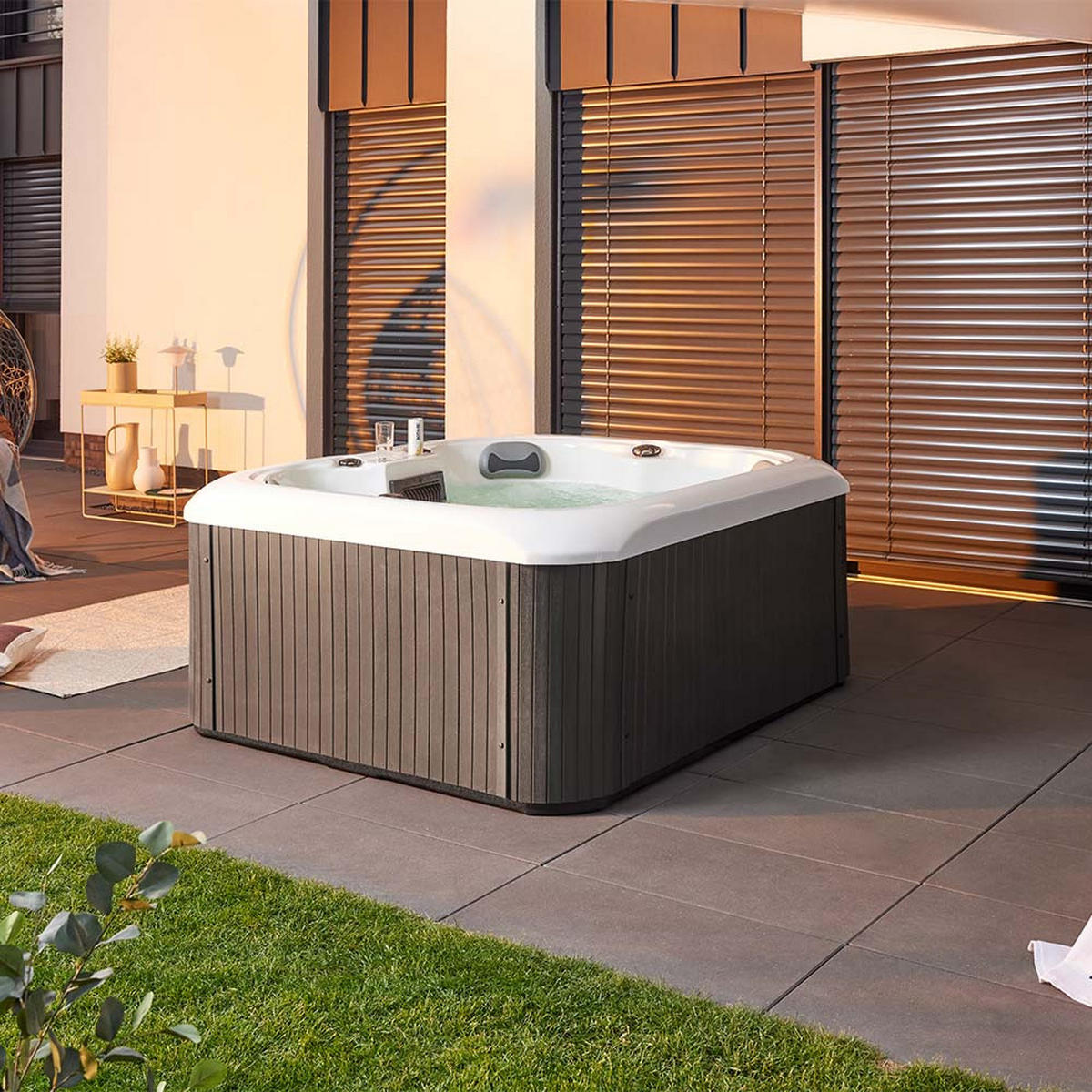 OUTDOOR Whirlpool SEA STAR PURE 180 x 160 cm für 4 Personen - Anthrazit, Kunststoff (160/79/180cm) - Home Deluxe